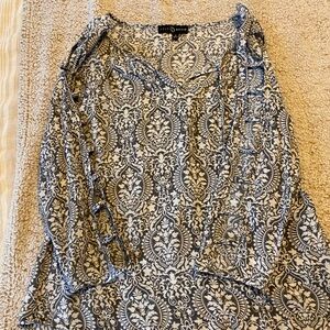 Fred David Gray and white blouse with sleeve cut outs